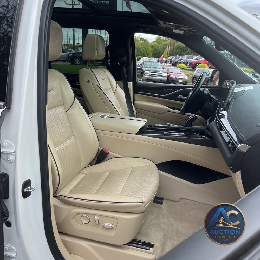 2022 Cadillac Escalade ESV Premium Luxury