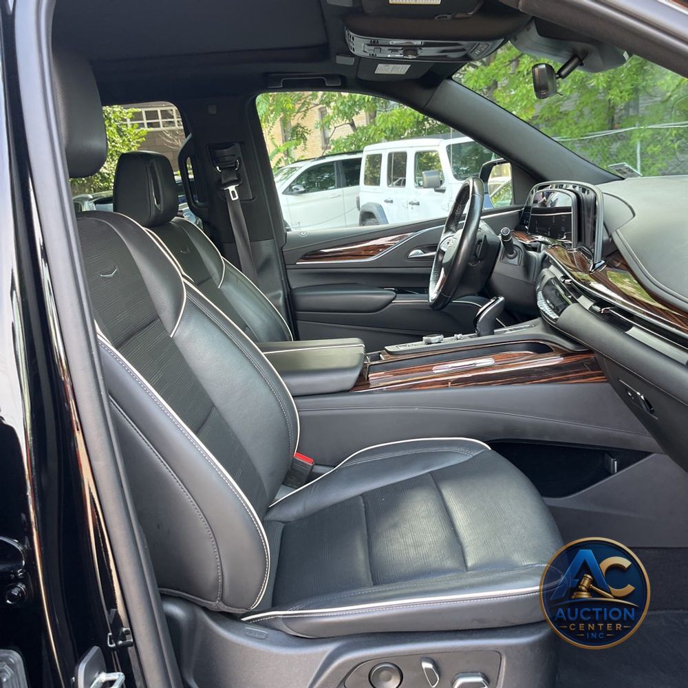 2022 Cadillac Escalade ESV Premium Luxury