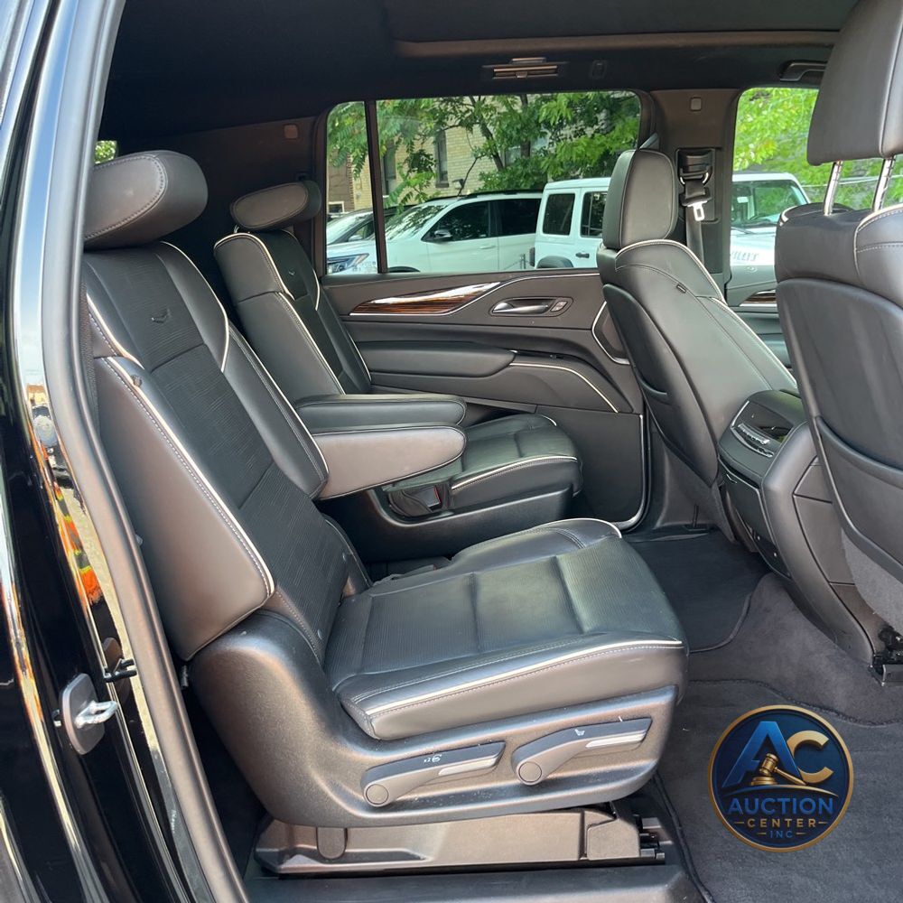 2022 Cadillac Escalade ESV Premium Luxury