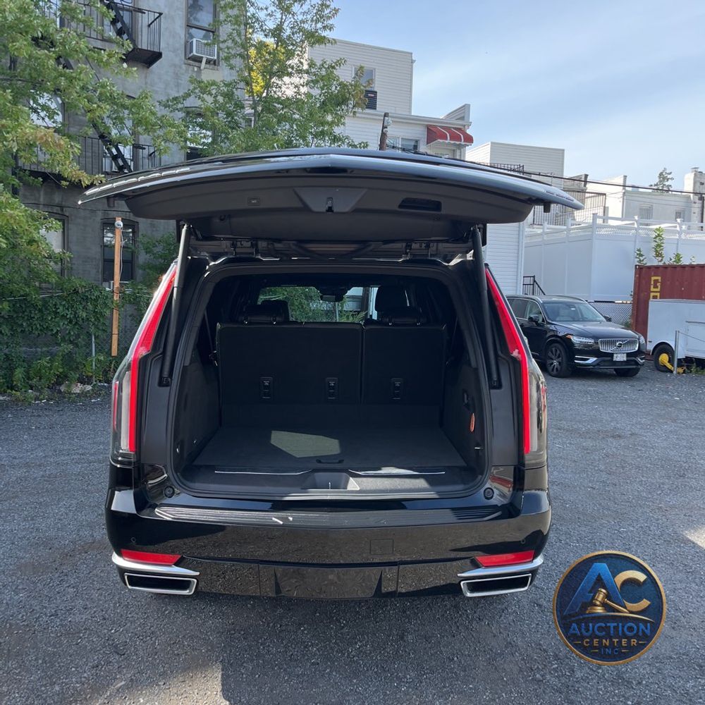 2022 Cadillac Escalade ESV Premium Luxury