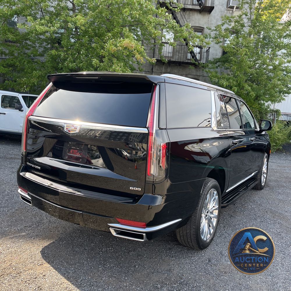 2022 Cadillac Escalade ESV Premium Luxury