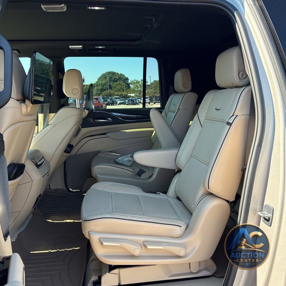 2023 Cadillac Escalade ESV Premium Luxury