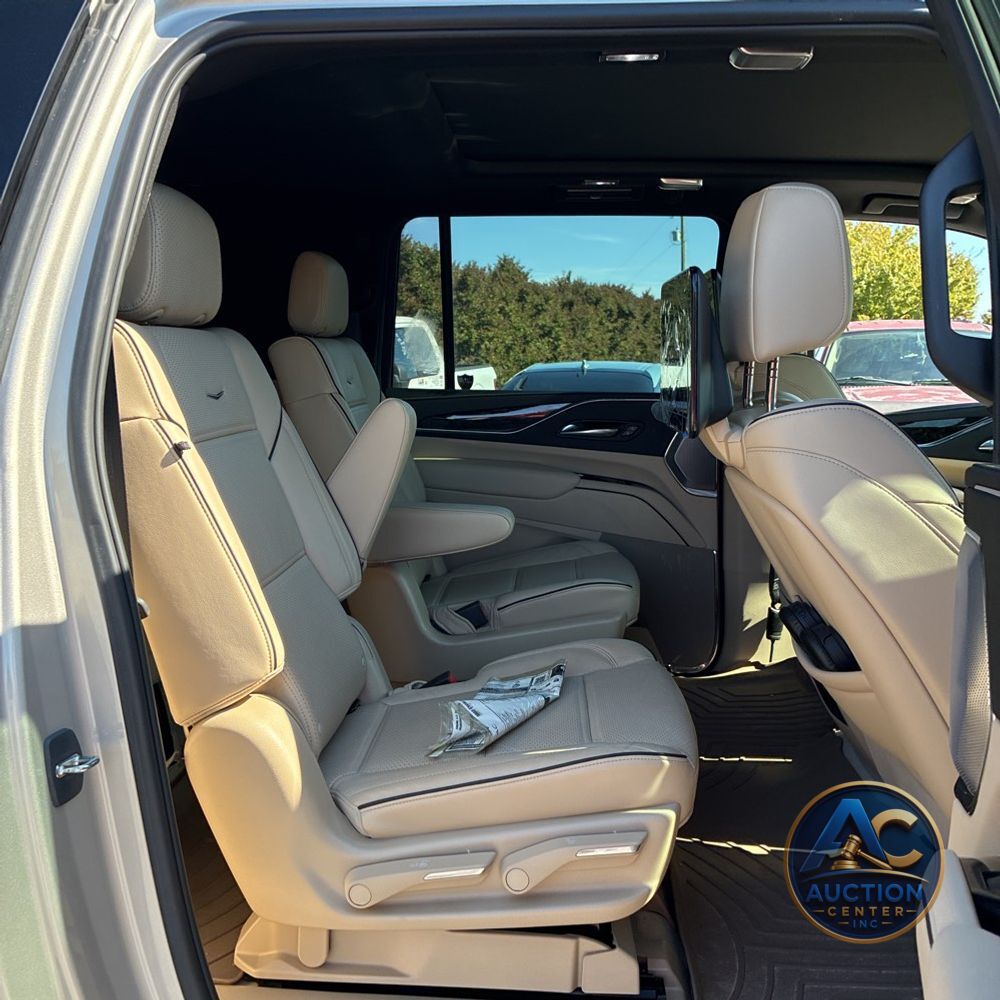 2023 Cadillac Escalade ESV Premium Luxury