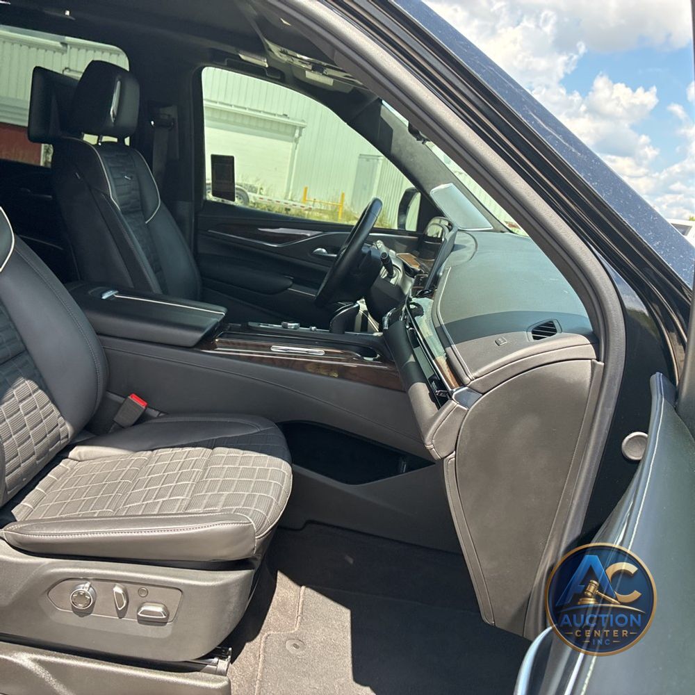 2024 Cadillac Escalade ESV Premium Luxury Platinum