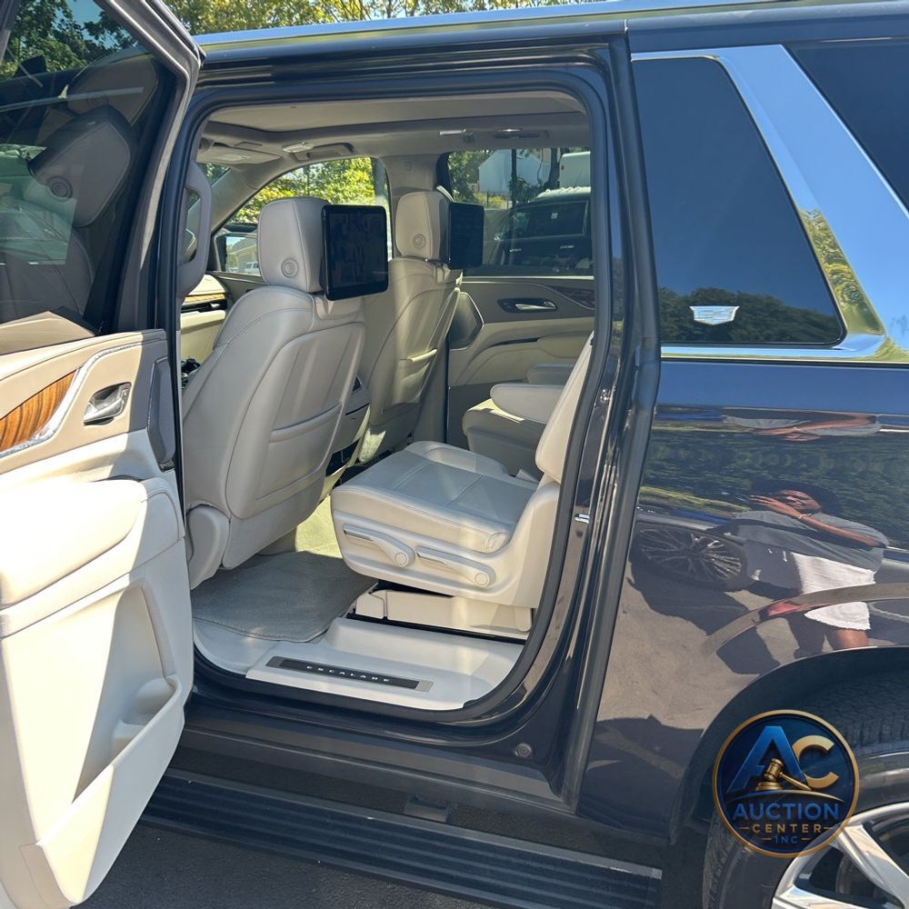 2023 Cadillac Escalade ESV Premium Luxury Platinum