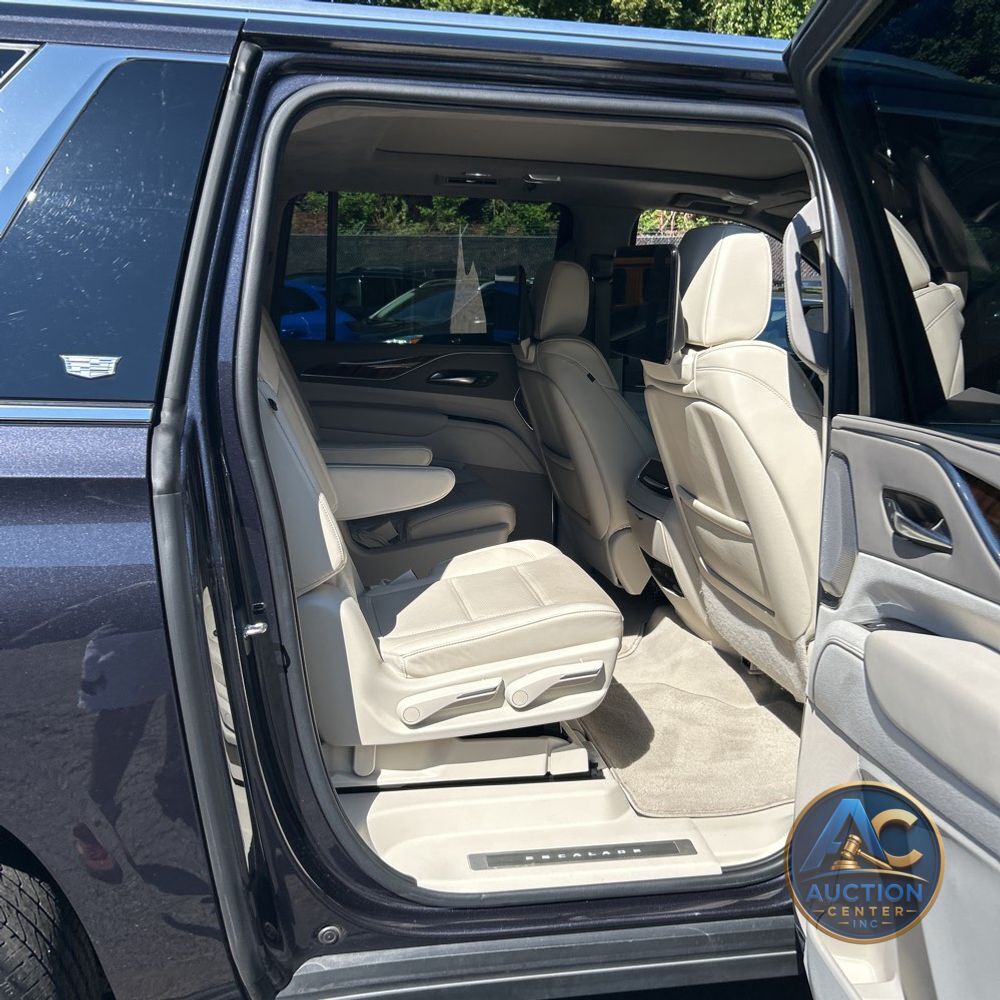 2023 Cadillac Escalade ESV Premium Luxury Platinum