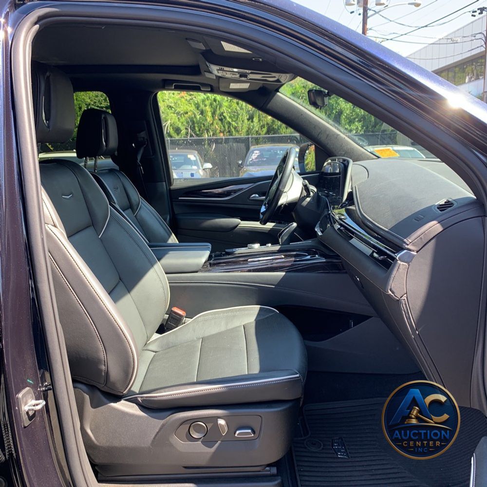 2023 Cadillac Escalade ESV Sport