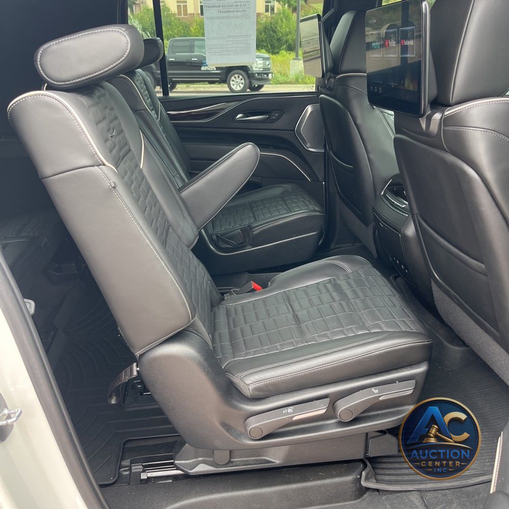 2023 Cadillac Escalade ESV Sport Platinum