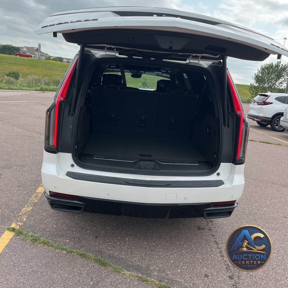 2023 Cadillac Escalade ESV Sport Platinum