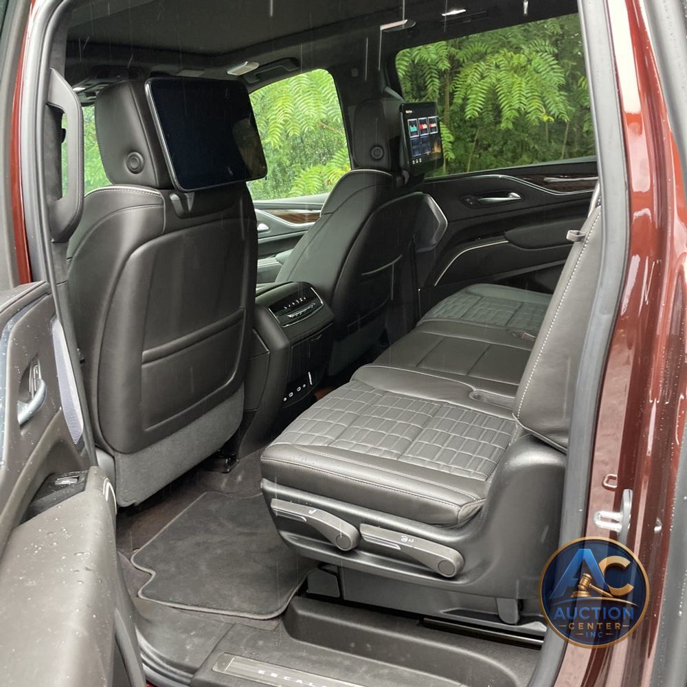 2023 Cadillac Escalade ESV Sport Platinum