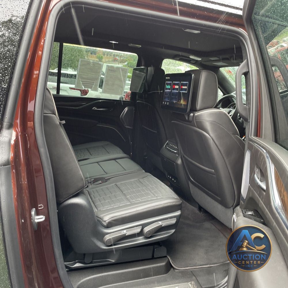 2023 Cadillac Escalade ESV Sport Platinum