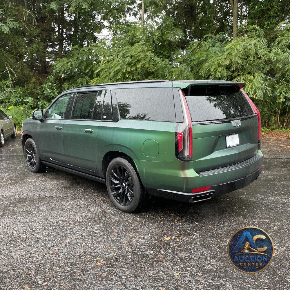 2023 Cadillac Escalade ESV Sport Platinum
