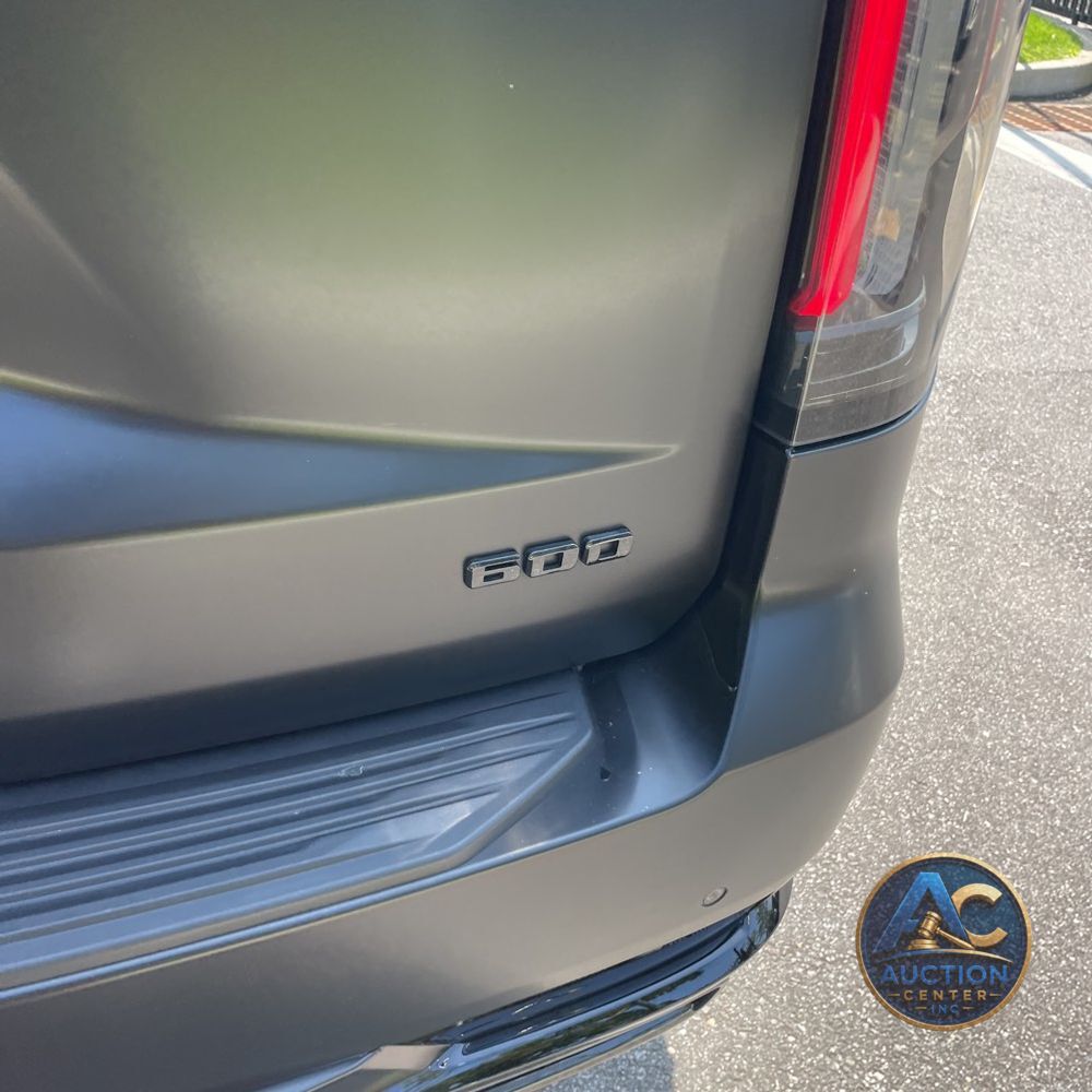 2024 Cadillac Escalade ESV Sport Platinum