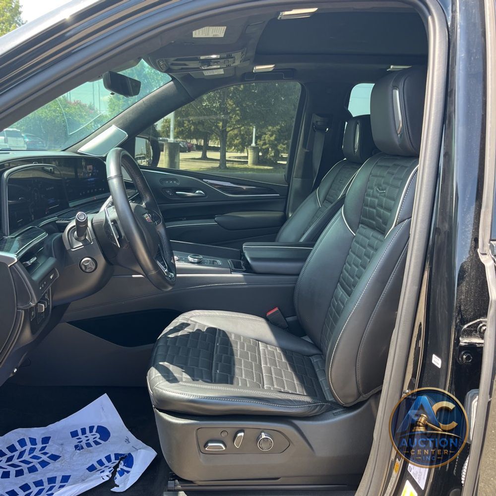 2023 Cadillac Escalade-V ESV Base
