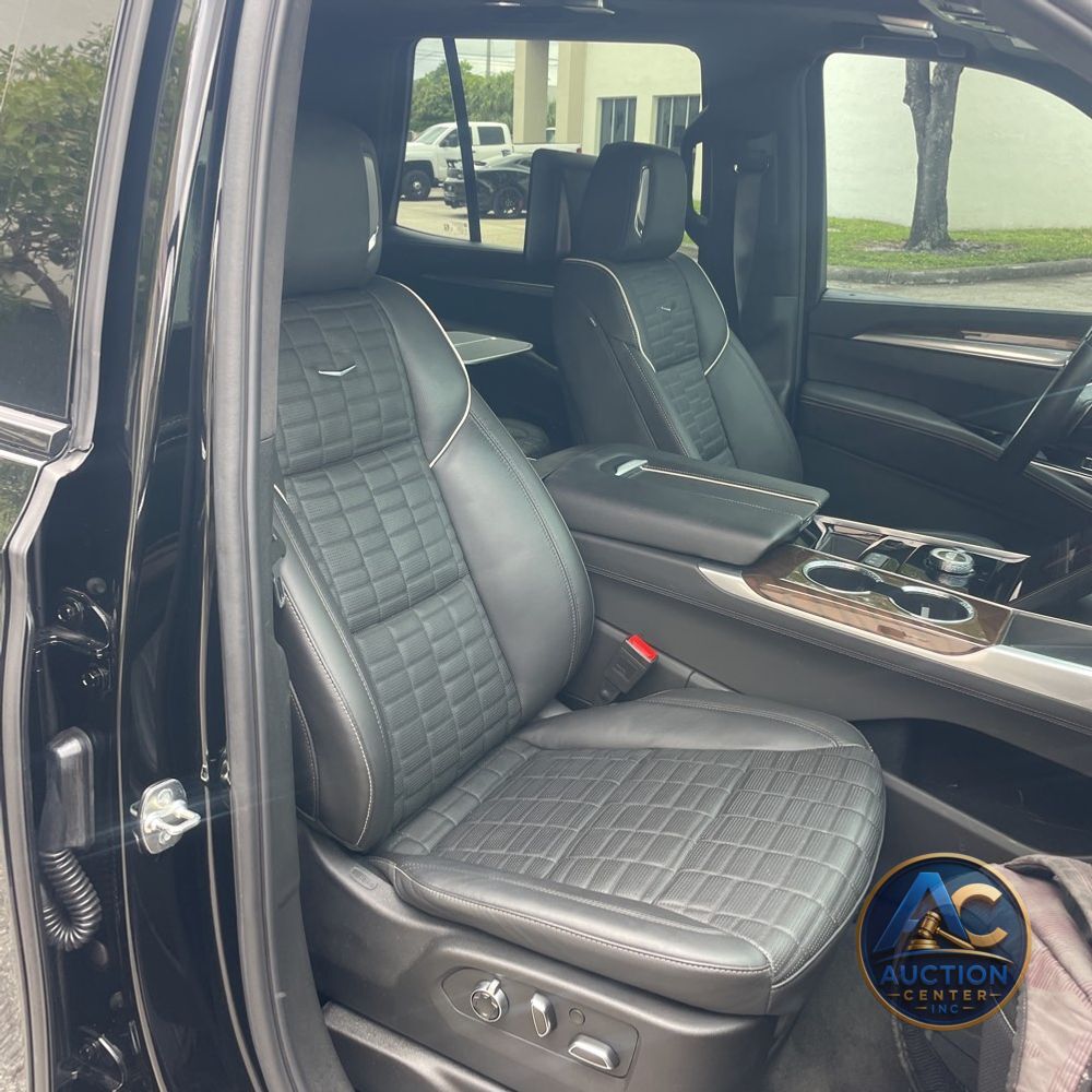 2025 Cadillac Escalade Sport Platinum