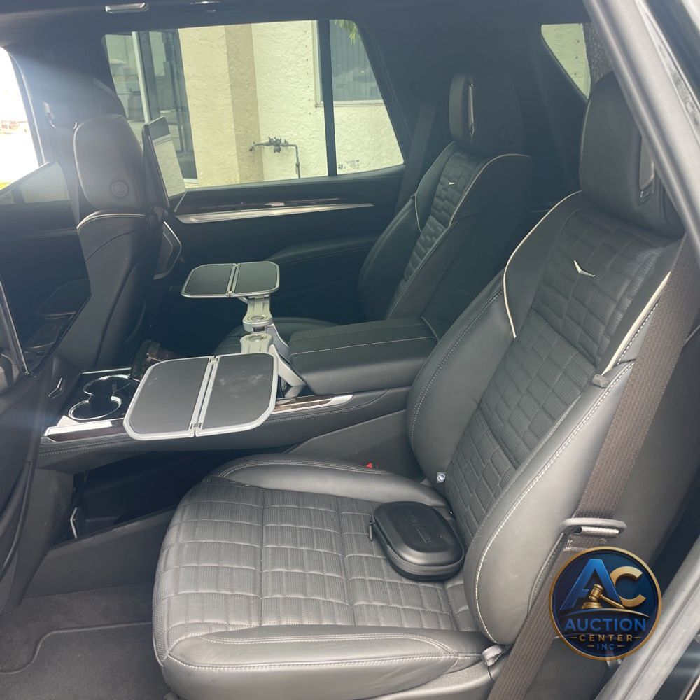 2025 Cadillac Escalade Sport Platinum