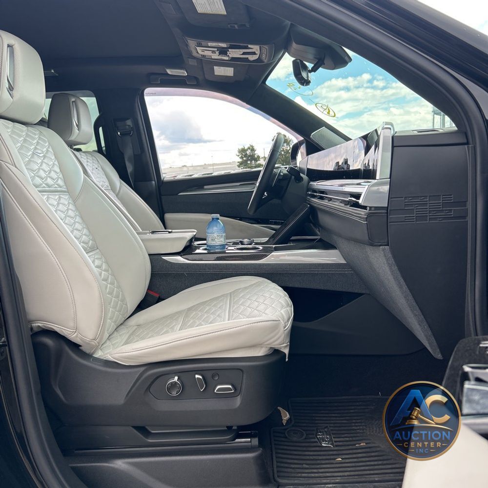 2025 Cadillac Escalade V-Sport