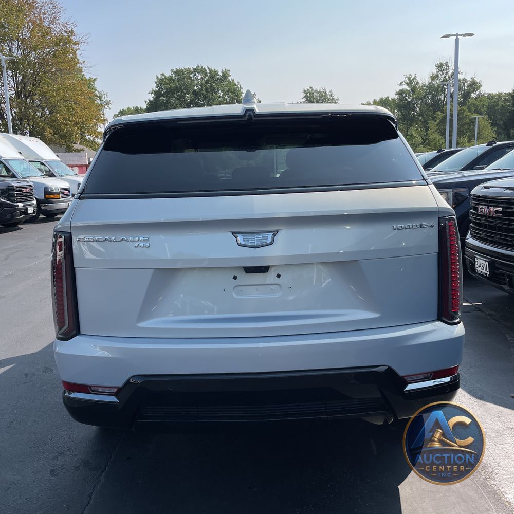 2025 Cadillac Escalade IQ Sport 1
