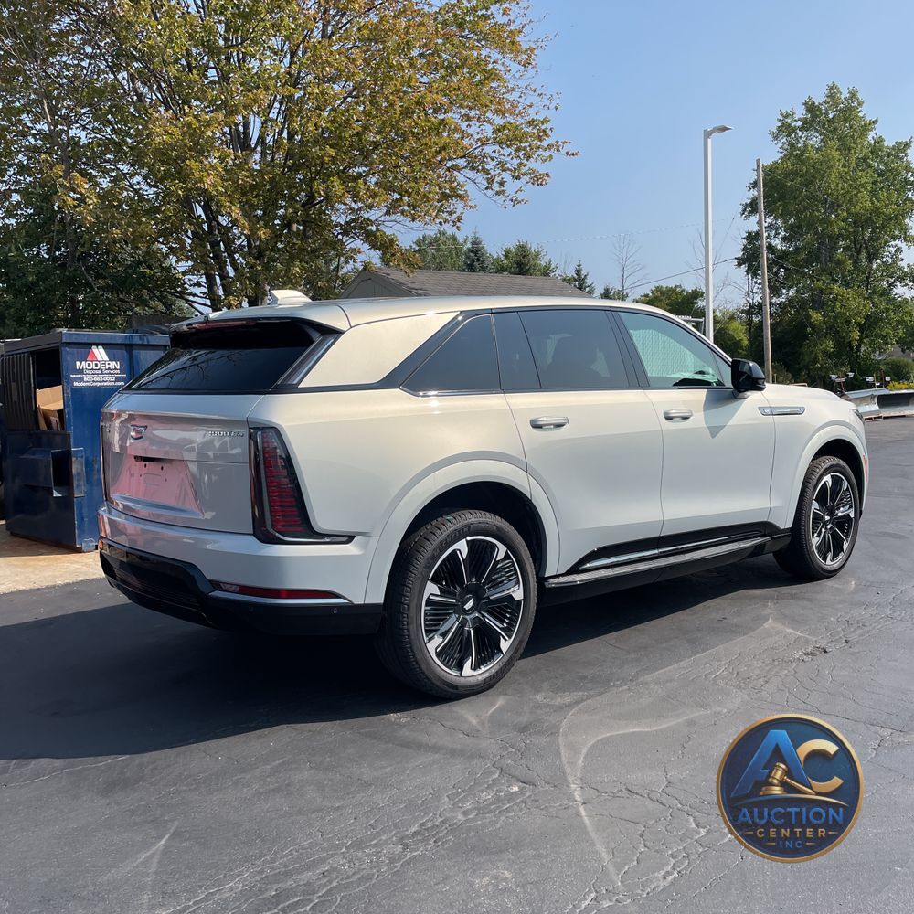 2025 Cadillac Escalade IQ Sport 1