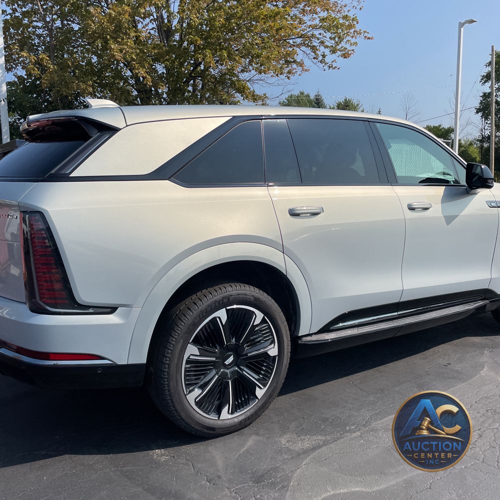 2025 Cadillac Escalade IQ Sport 1