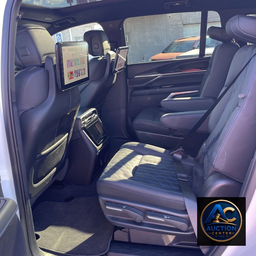 2025 Cadillac Escalade IQ Sport 1