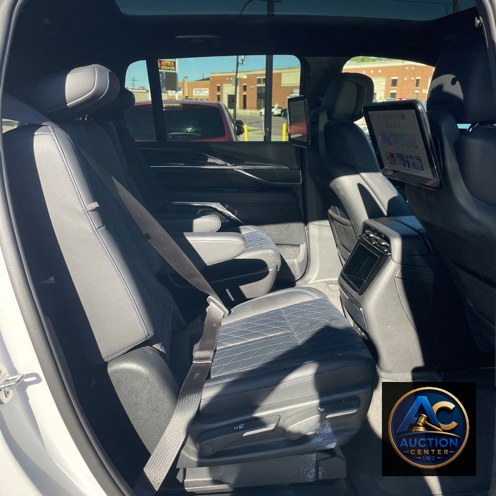 2025 Cadillac Escalade IQ Sport 1