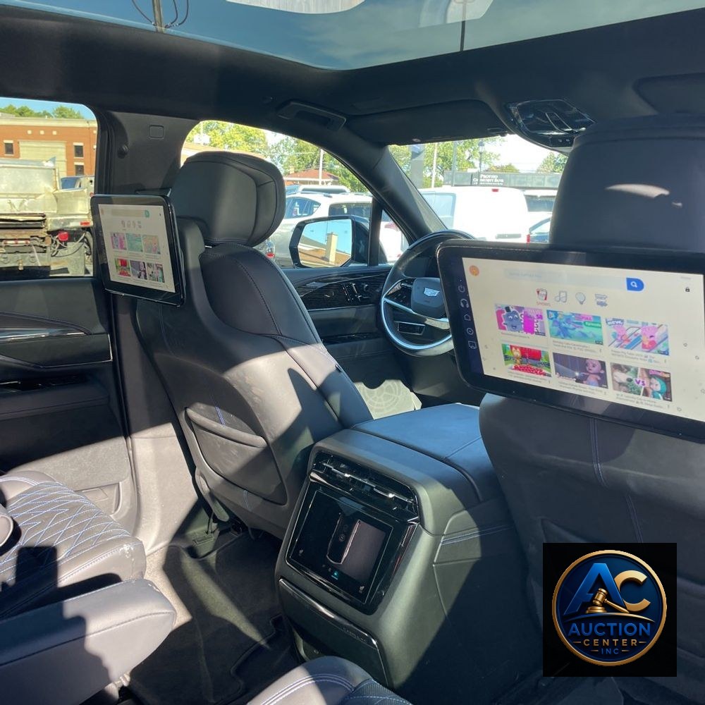 2025 Cadillac Escalade IQ Sport 1