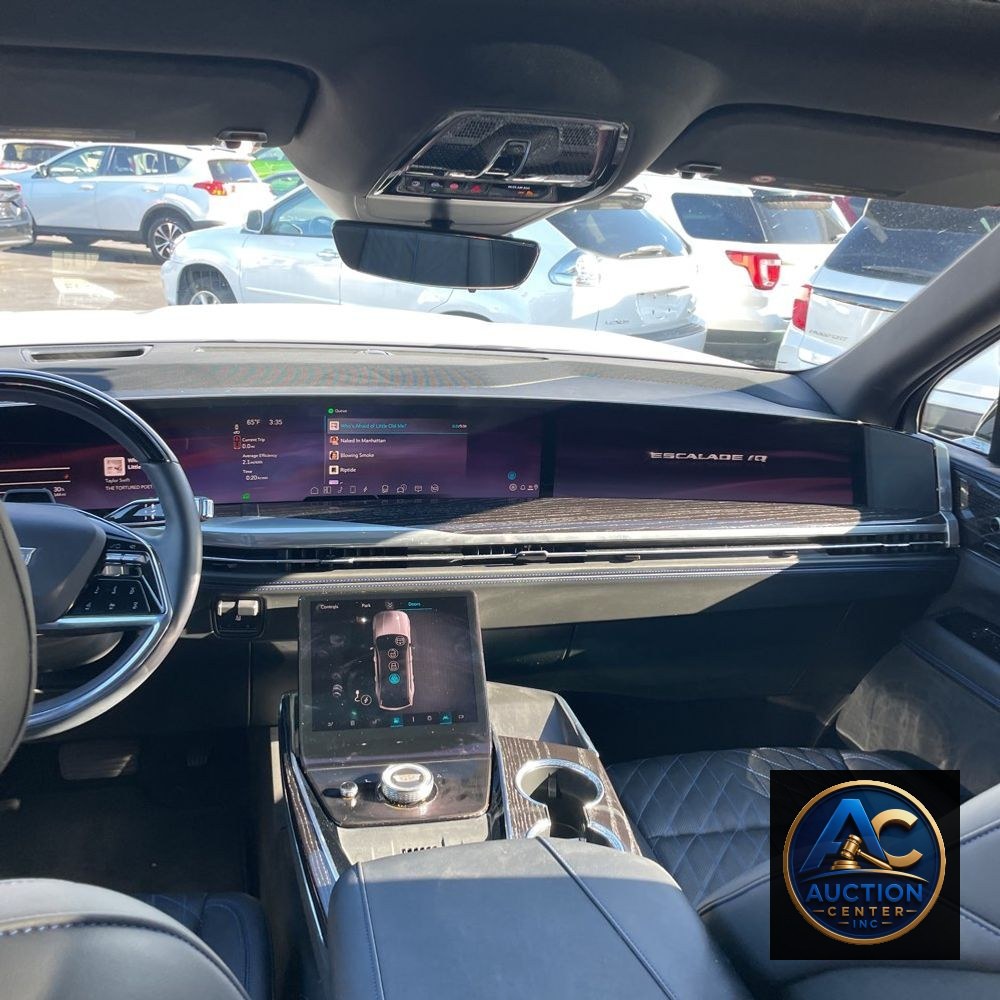 2025 Cadillac Escalade IQ Sport 1