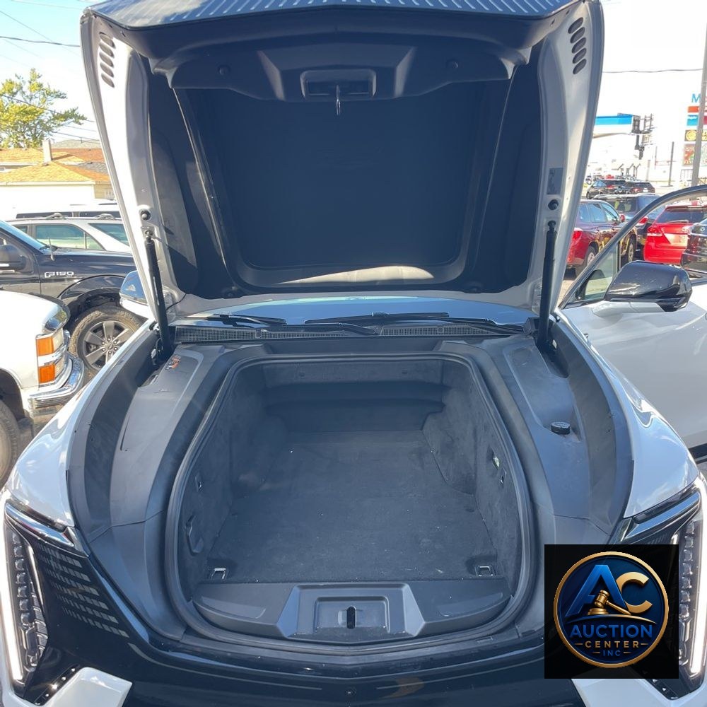2025 Cadillac Escalade IQ Sport 1