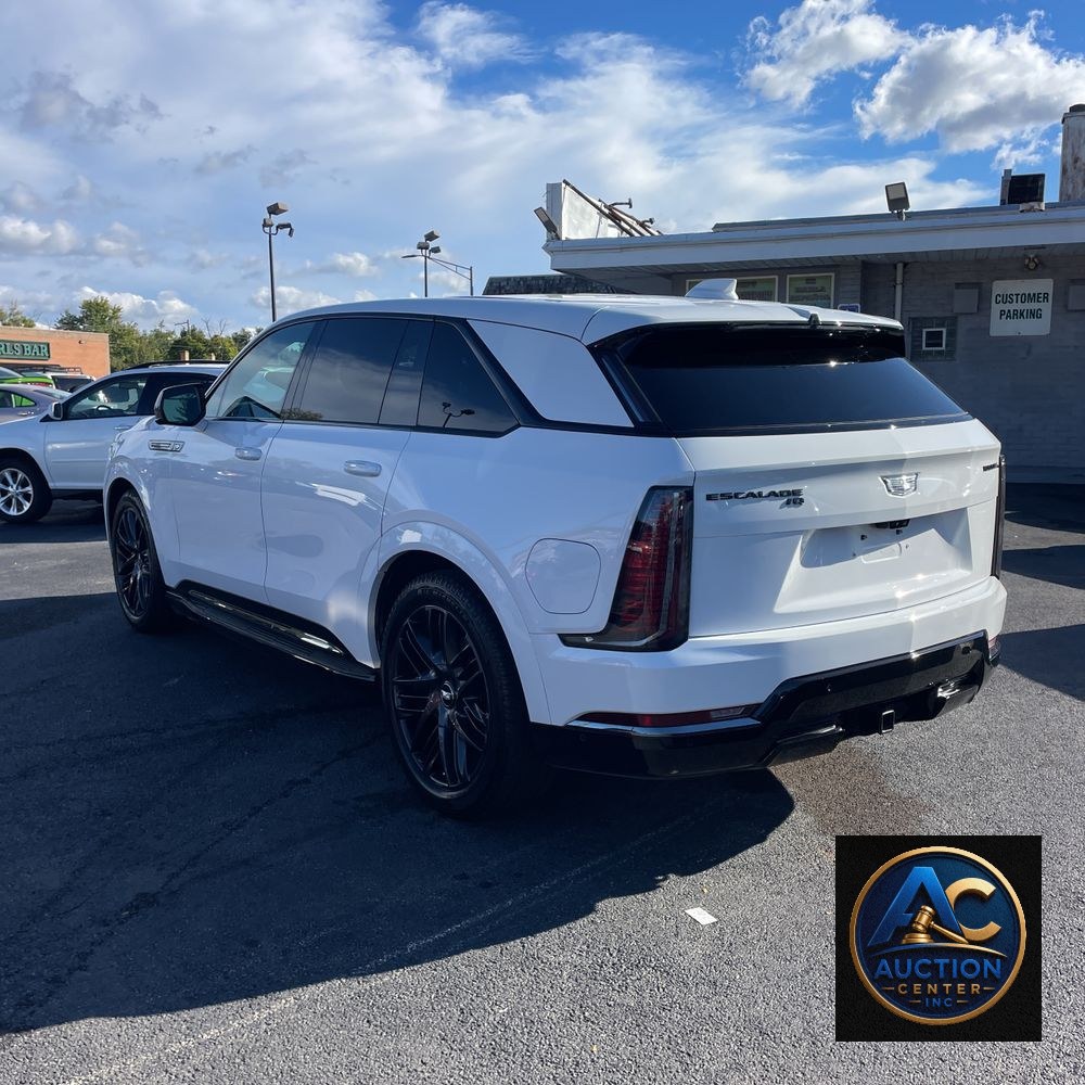 2025 Cadillac Escalade IQ Sport 1