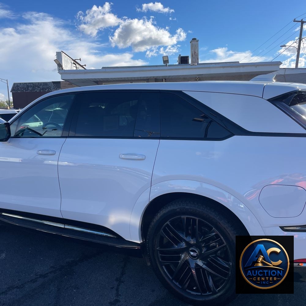 2025 Cadillac Escalade IQ Sport 1