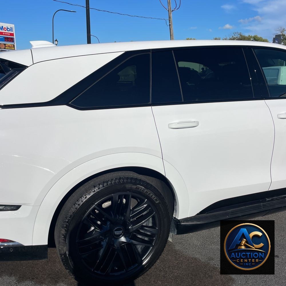 2025 Cadillac Escalade IQ Sport 1
