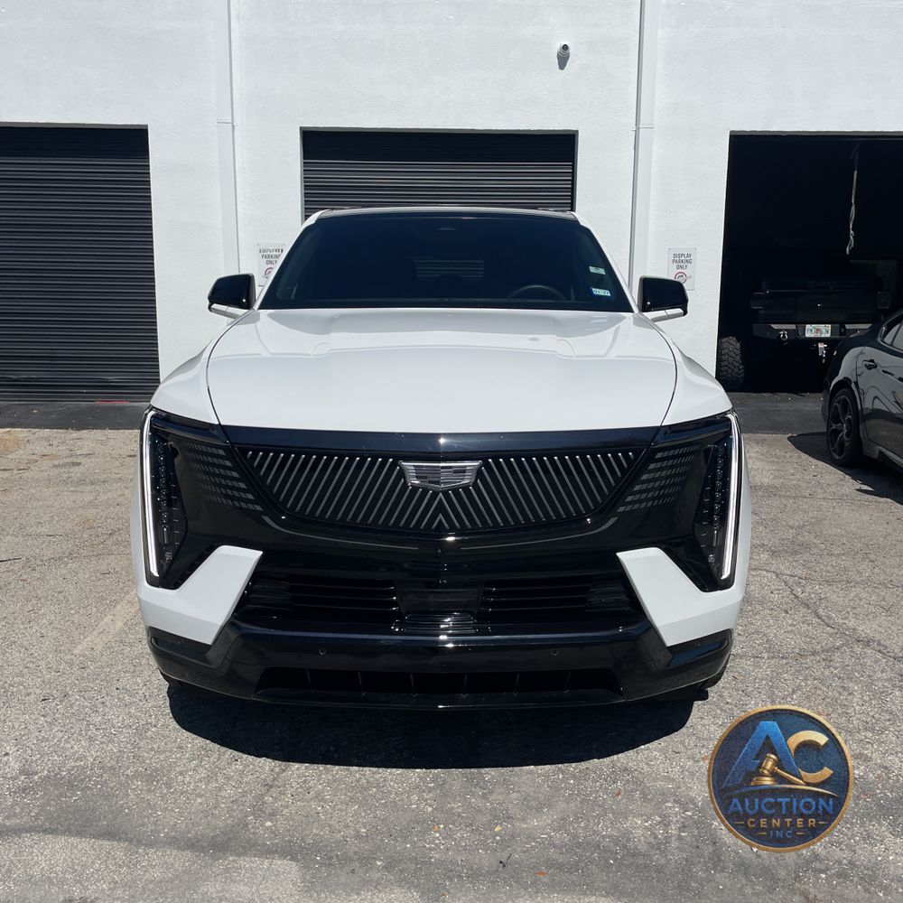 2025 Cadillac Escalade IQ Sport 1