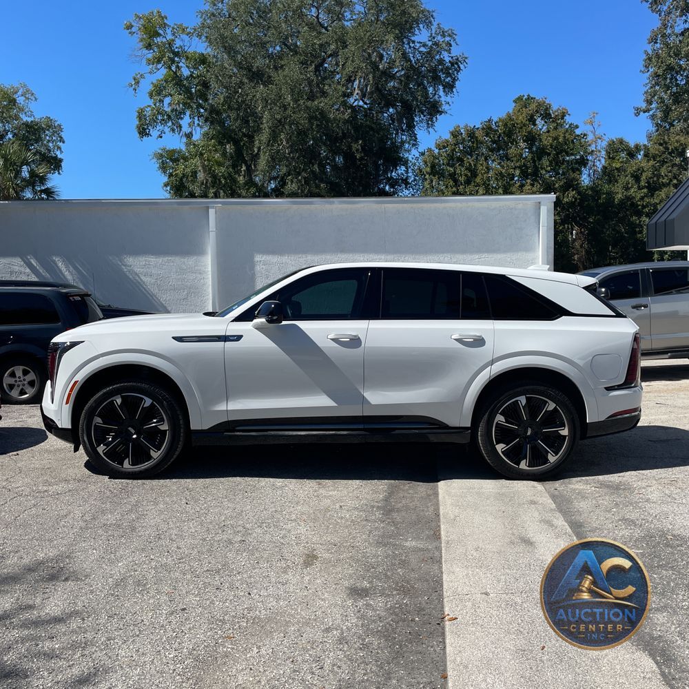 2025 Cadillac Escalade IQ Sport 1