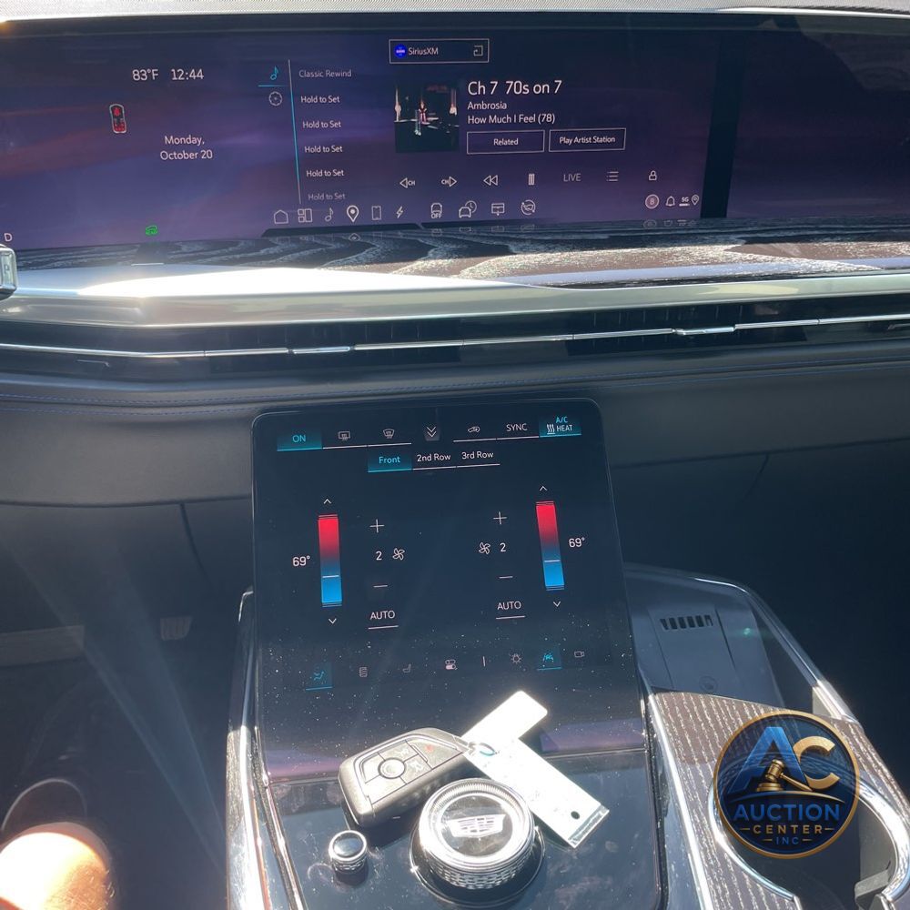 2025 Cadillac Escalade IQ Sport 1