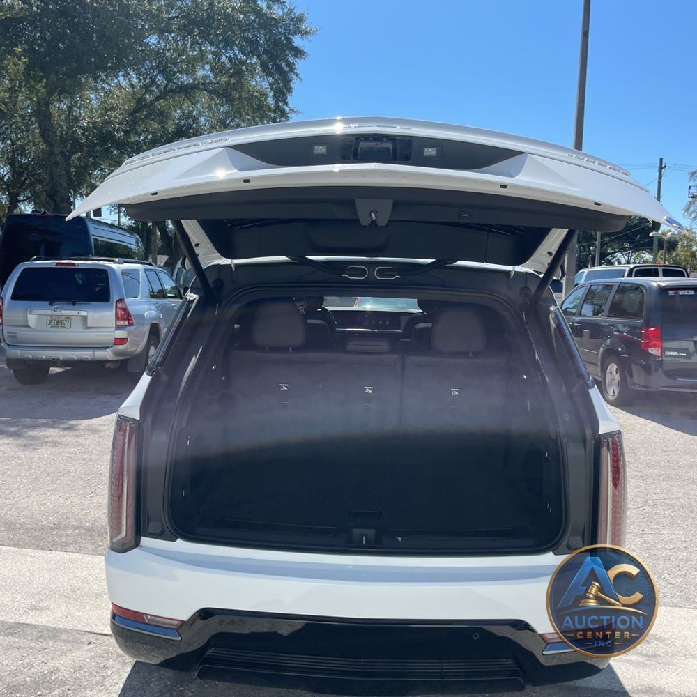 2025 Cadillac Escalade IQ Sport 1