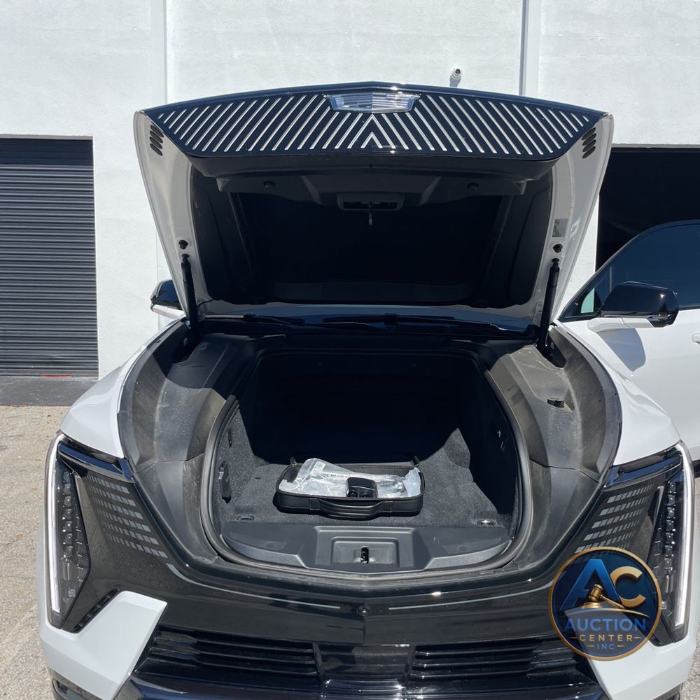2025 Cadillac Escalade IQ Sport 1