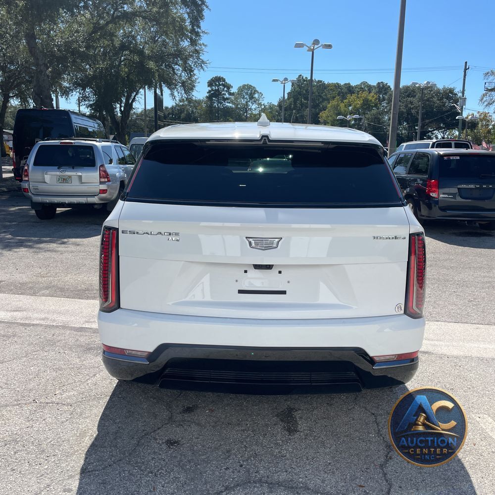 2025 Cadillac Escalade IQ Sport 1