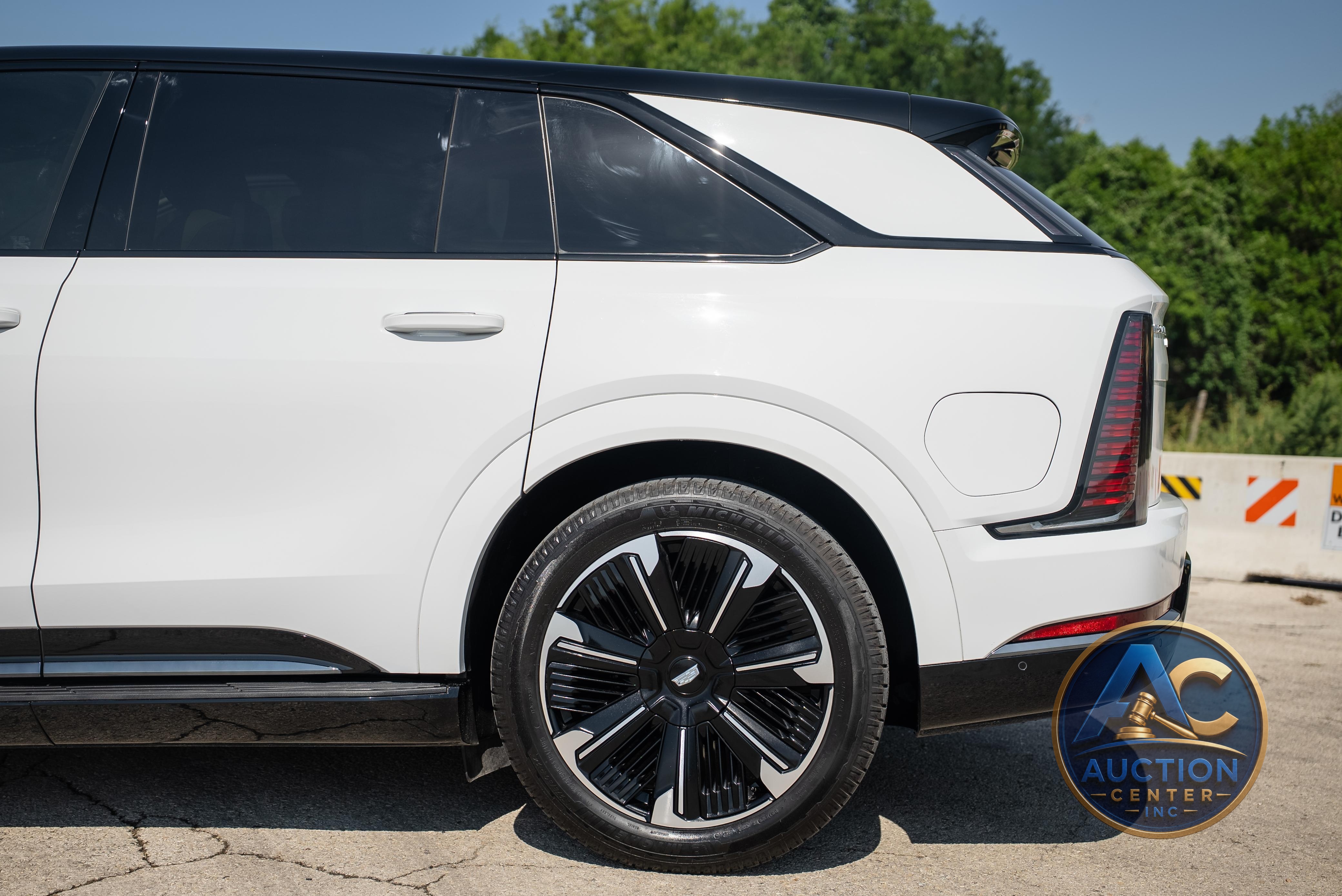 2025 Cadillac Escalade IQ Sport 2