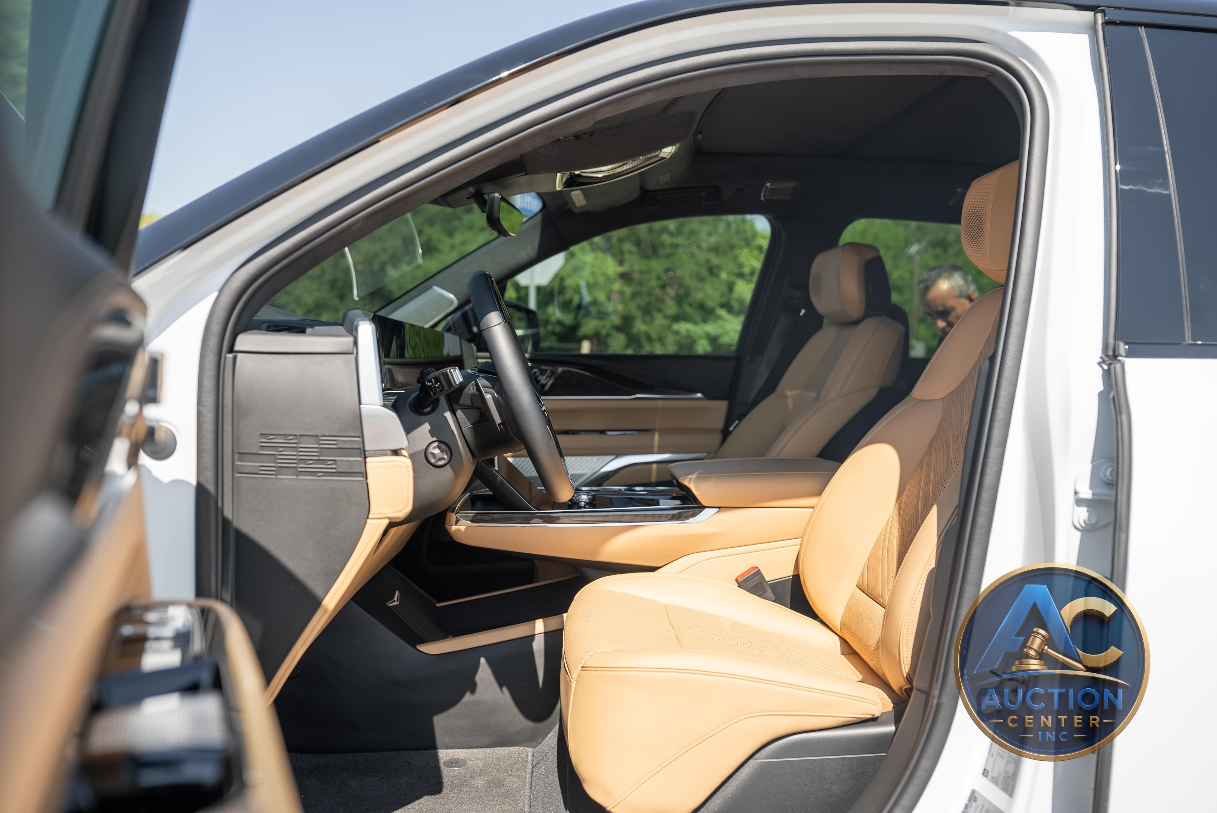 2025 Cadillac Escalade IQ Sport 2