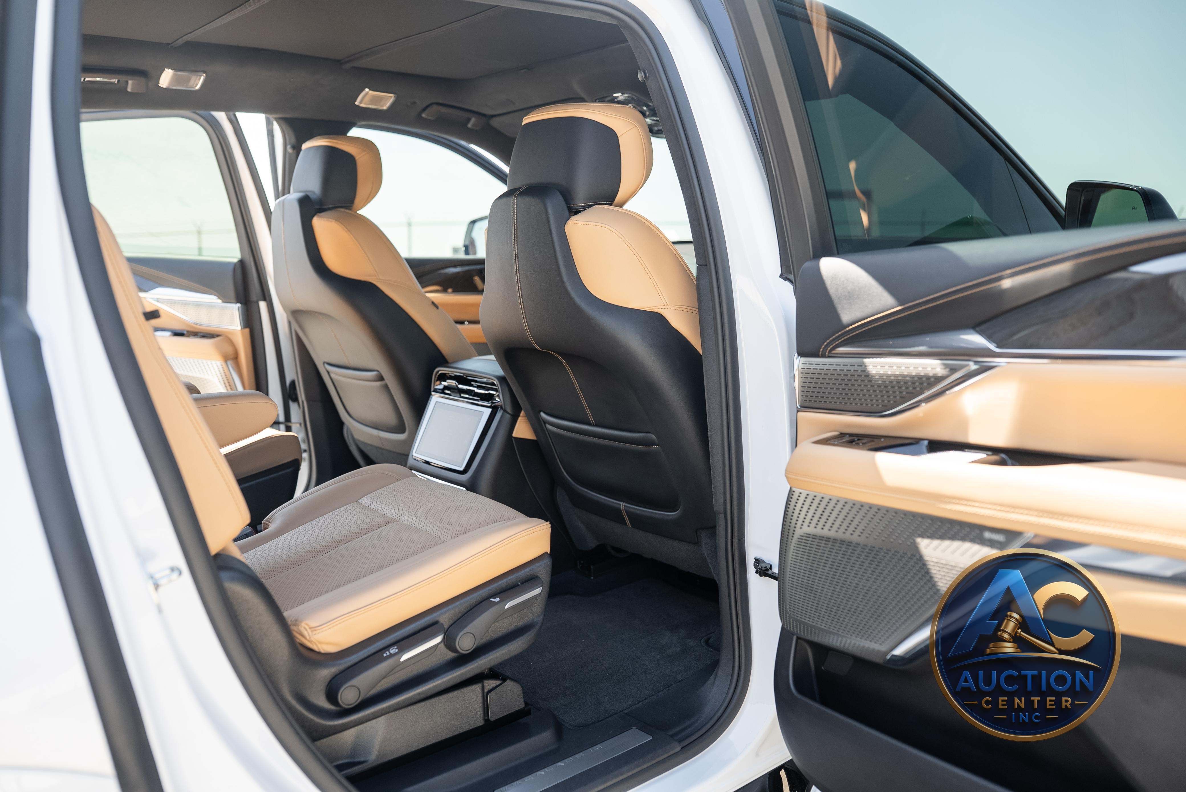 2025 Cadillac Escalade IQ Sport 2