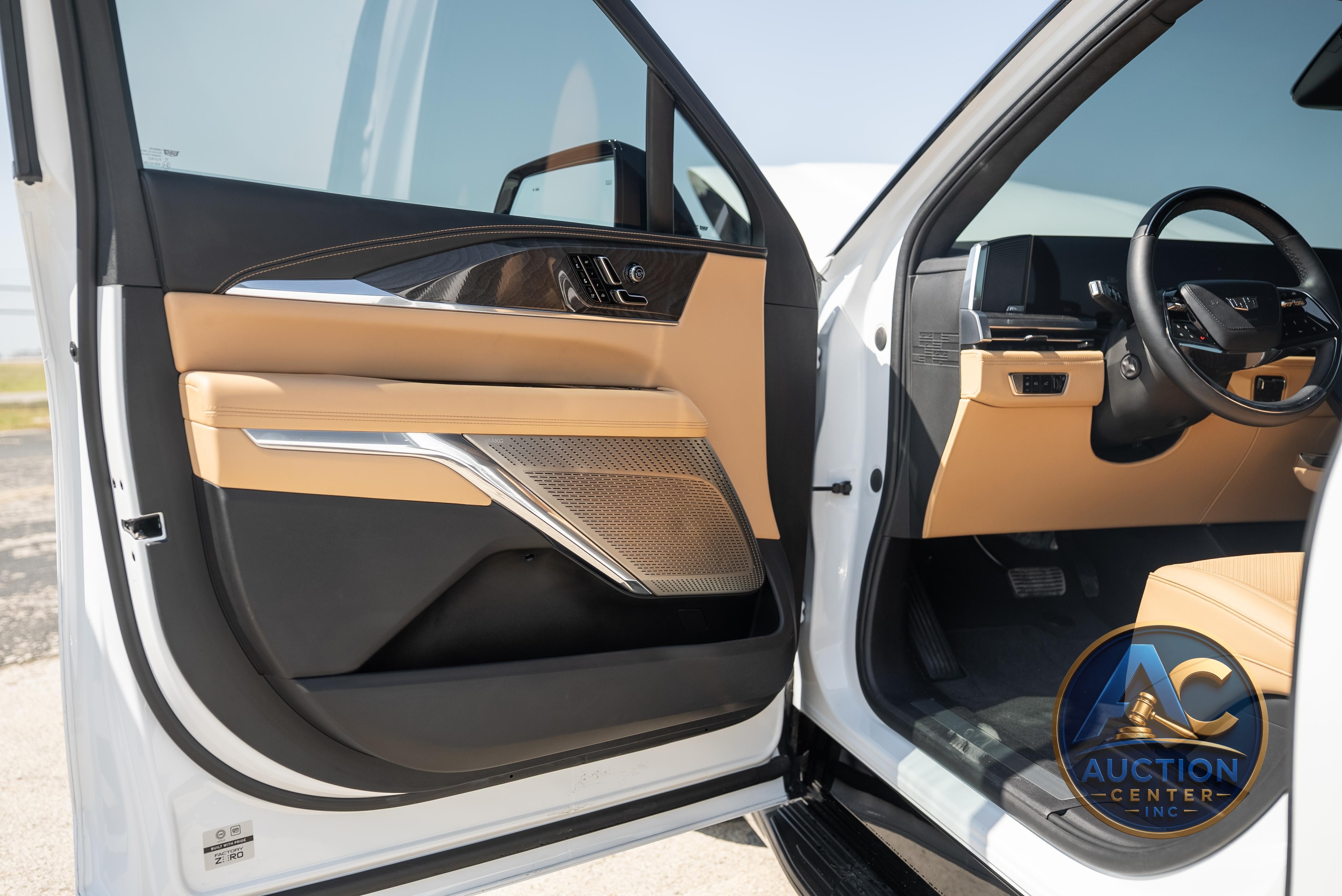 2025 Cadillac Escalade IQ Sport 2