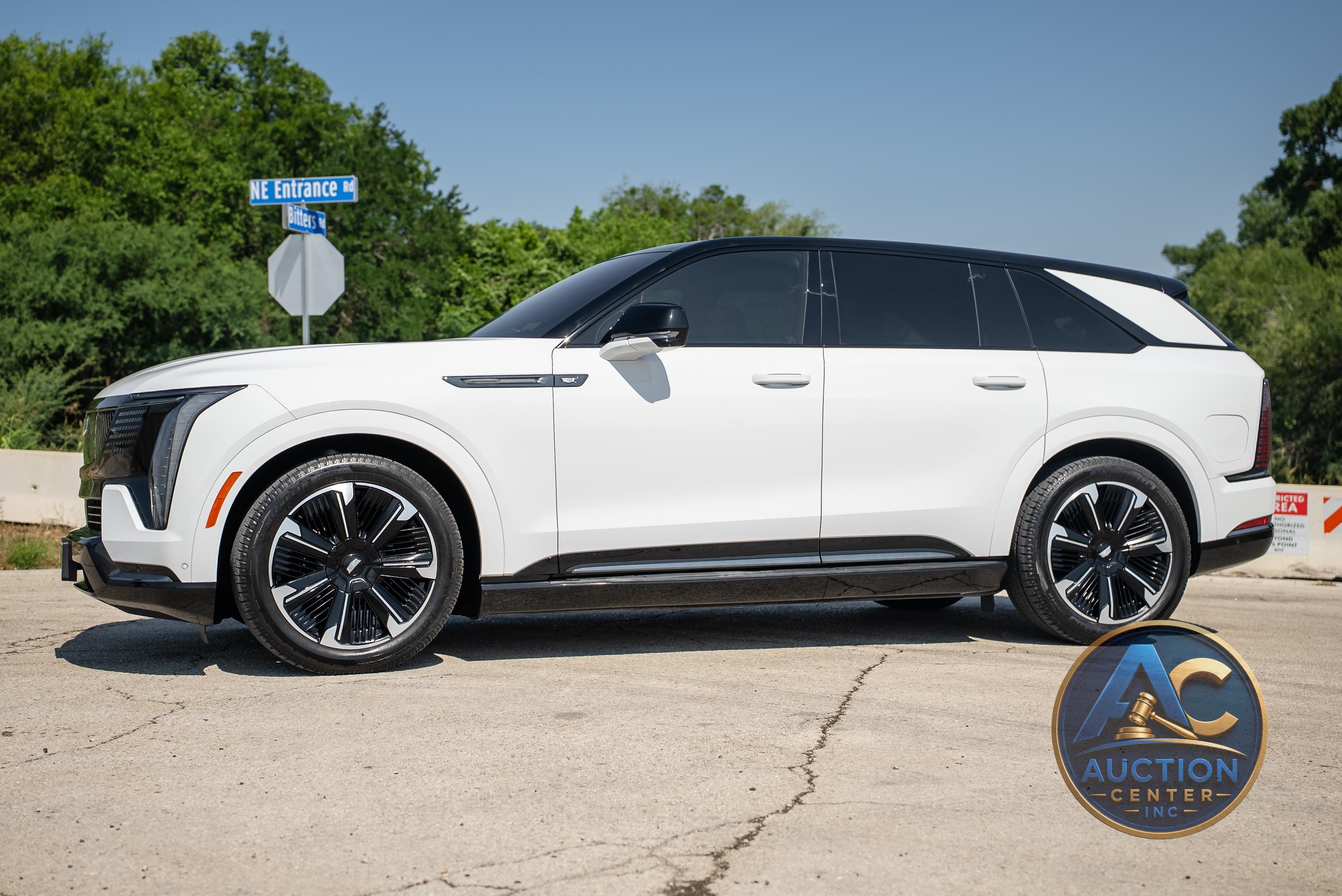 2025 Cadillac Escalade IQ Sport 2