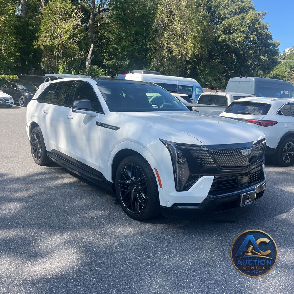 2025 Cadillac Escalade IQ Sport 2