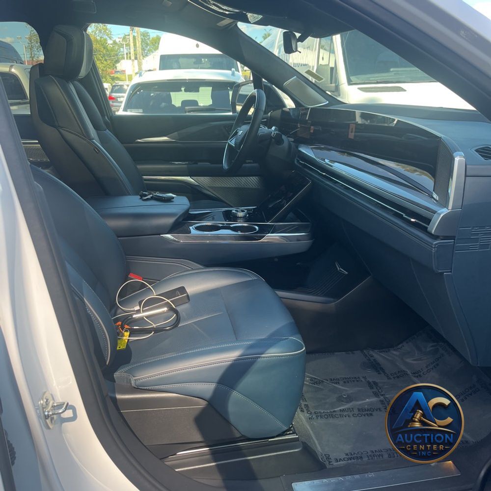 2025 Cadillac Escalade IQ Sport 2