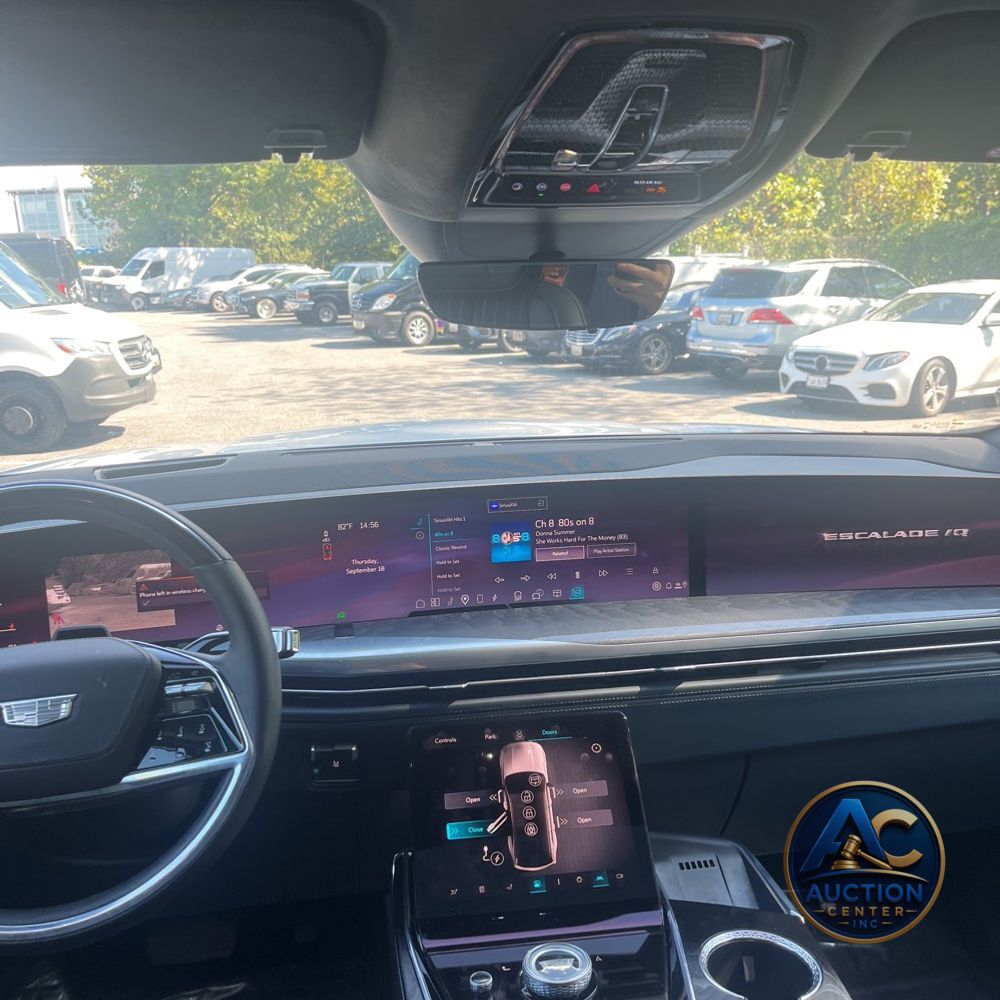 2025 Cadillac Escalade IQ Sport 2