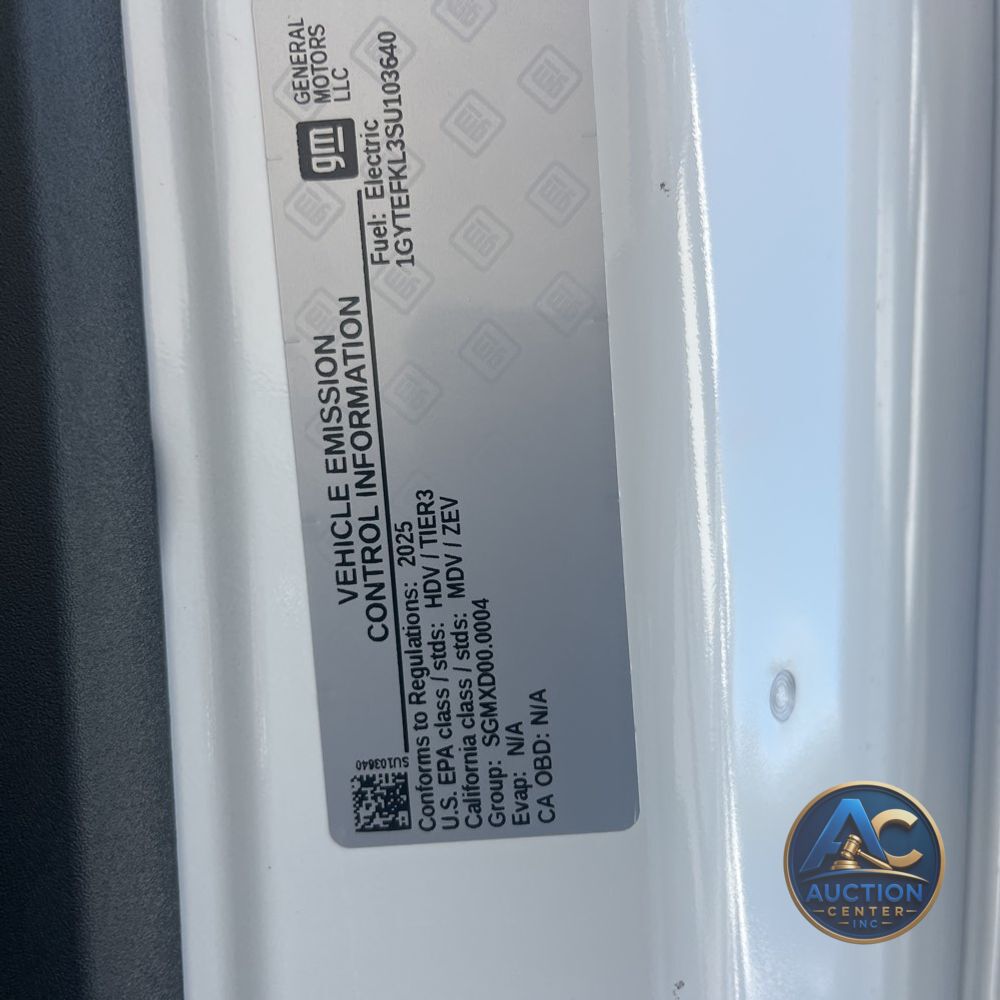 2025 Cadillac Escalade IQ Sport 2