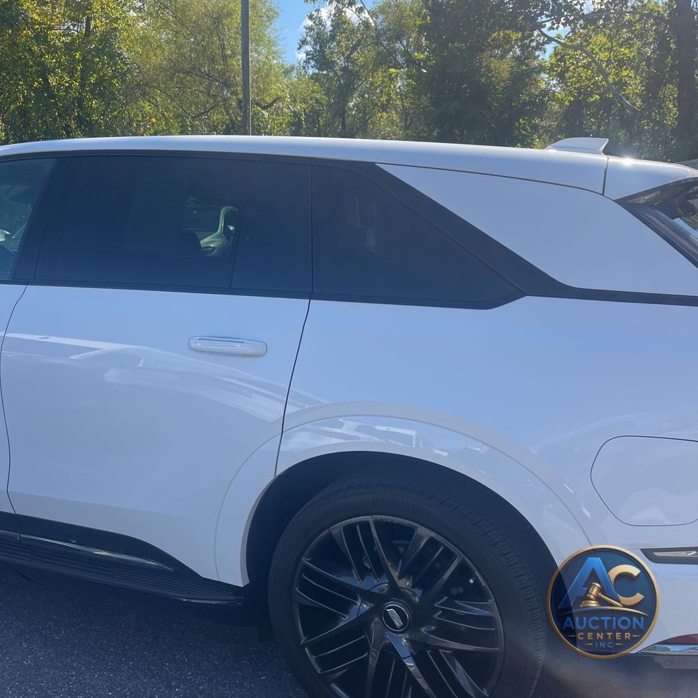 2025 Cadillac Escalade IQ Sport 2