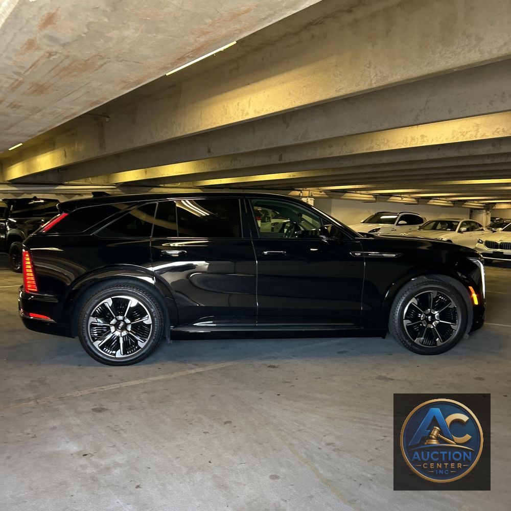 2025 Cadillac Escalade IQ Sport 2