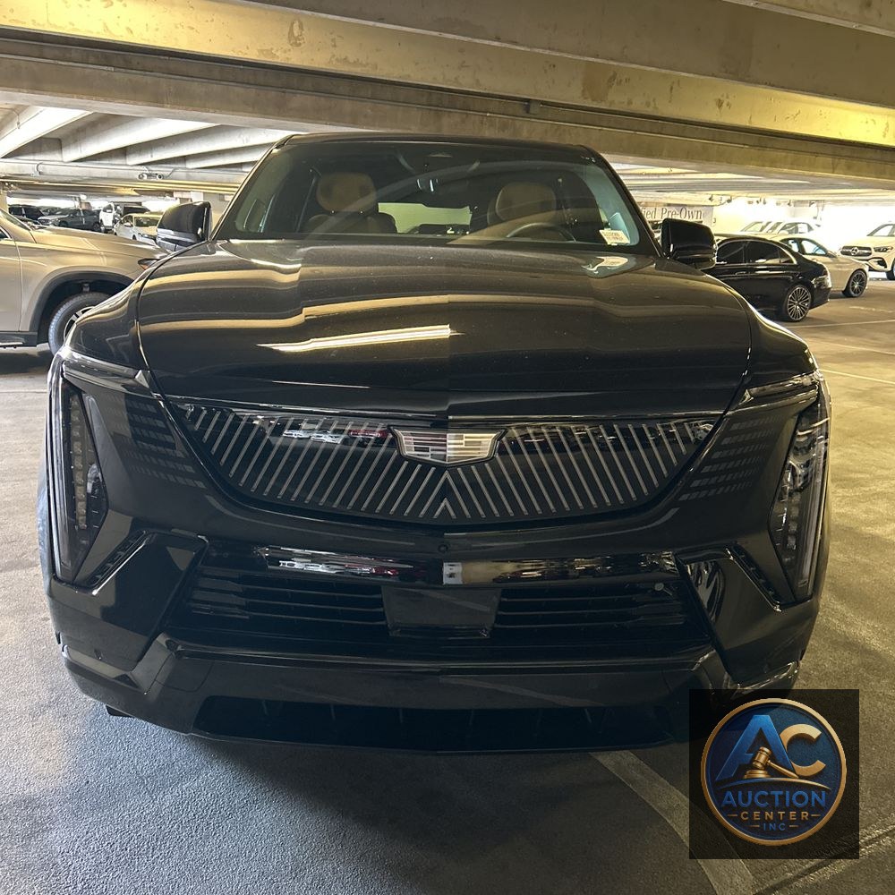 2025 Cadillac Escalade IQ Sport 2